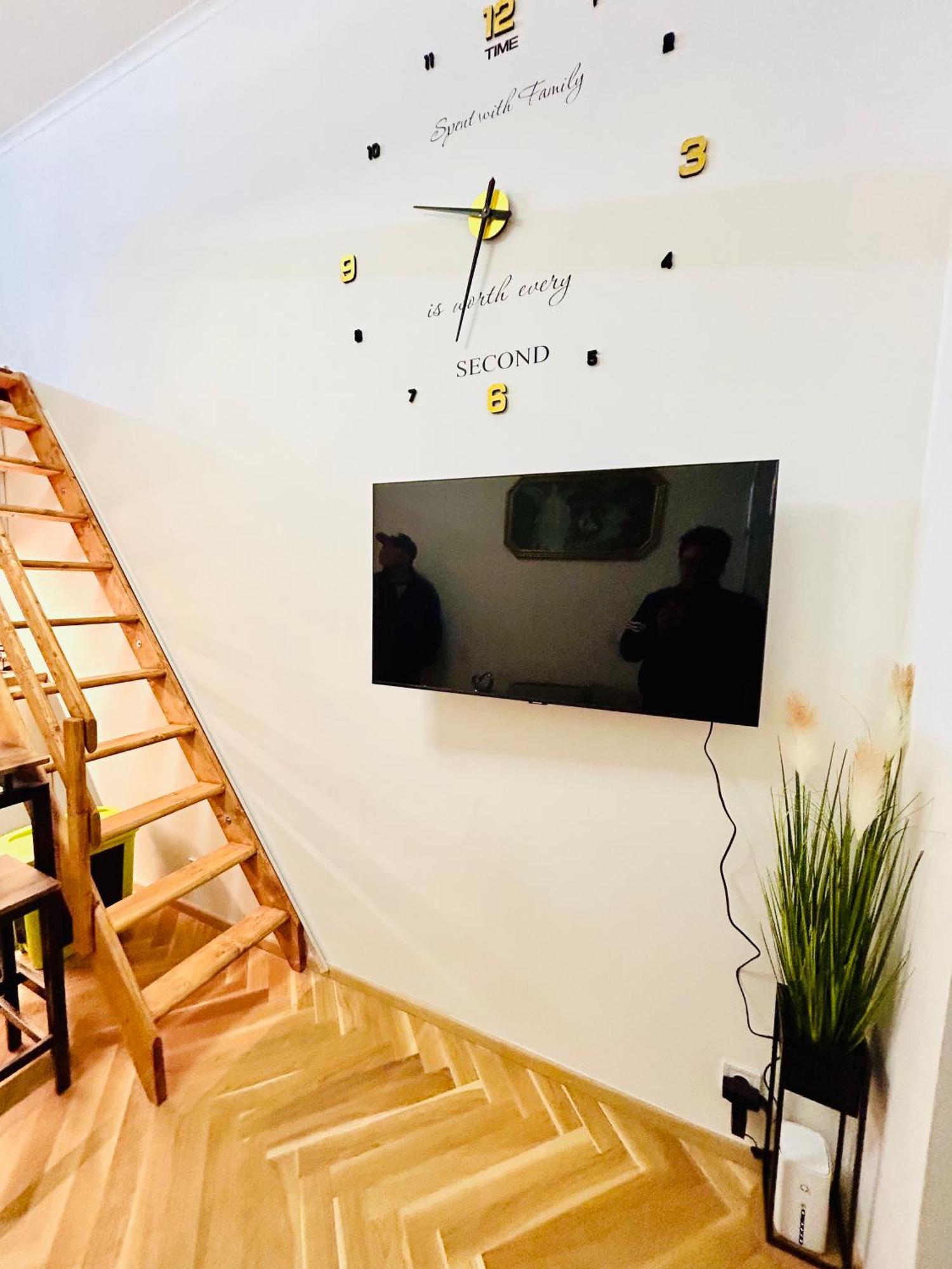 Cozy Design Homestay With Terrace Praga Exterior foto