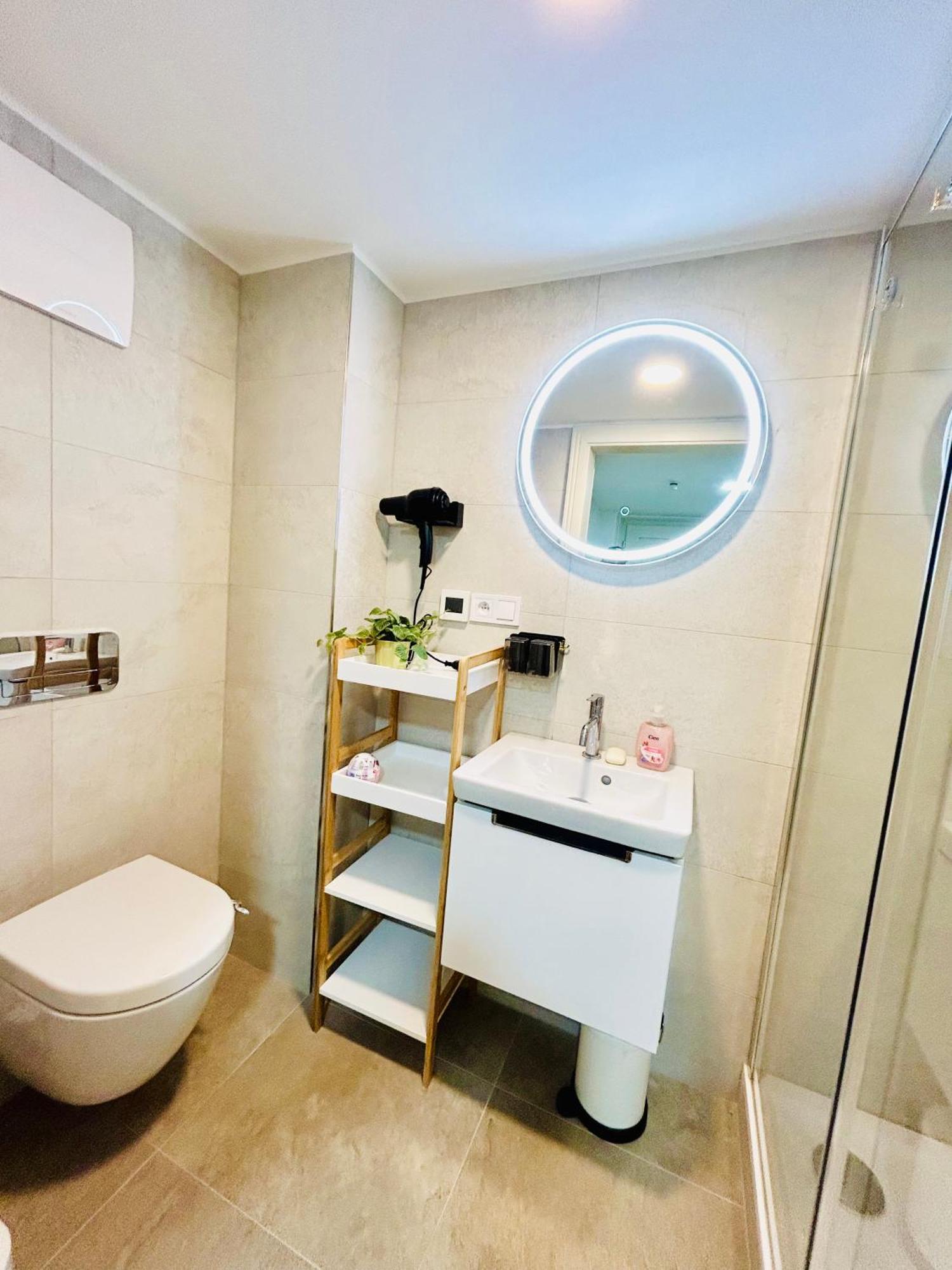 Cozy Design Homestay With Terrace Praga Exterior foto